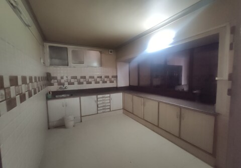 Cozy 4 BHK Apartment