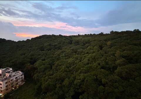 Casa Symphony-Spacious Studio in Baner-Pashan