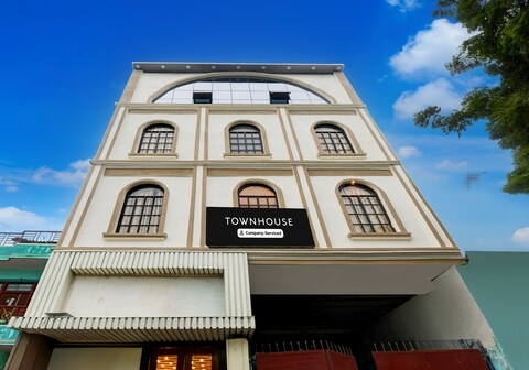 Super Townhouse Varanasi Railway Junction