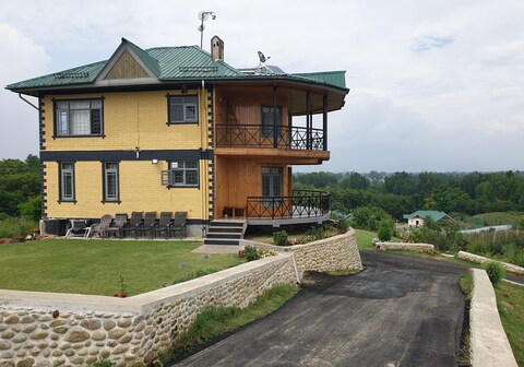 Apple Grove Resort by Arco