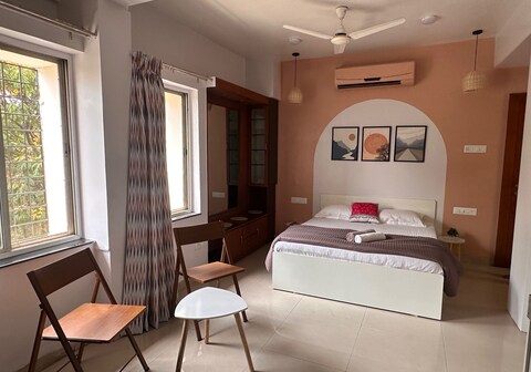 Carol Pvt Studio in Koregaon Park | Wifi Smart TV AC