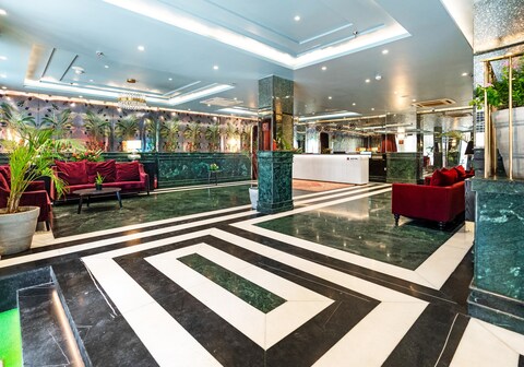 Foxoso Hotel, Delhi Airport