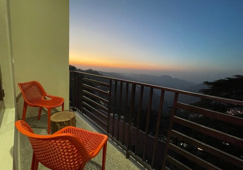 Sleeping Buddha B&B (5 mins Walk from Mall Road)