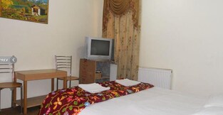 Hotel Krimzon Manor, Srinagar Hotel Krimzon Manor, Srinagar