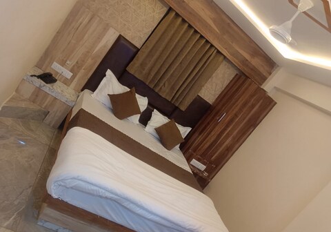 Hotel Shiromani Palace