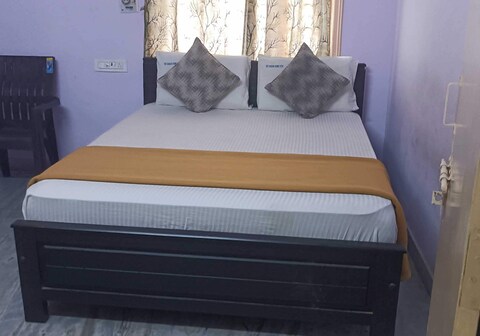 Hotel O by OYO SRI VARAHI HOME STAY