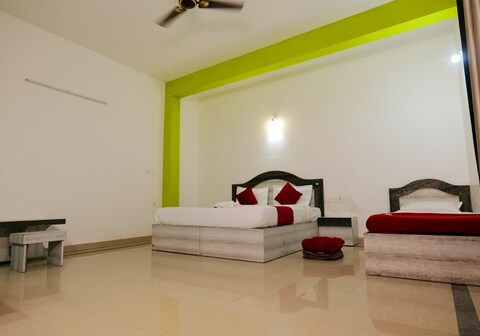 English Holidays Anachal Munnar