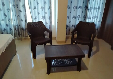 Rudraksh Hotel & Restaurant