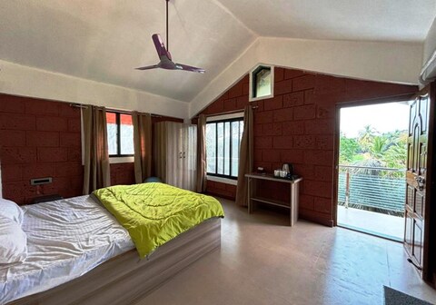 COASTAL BREEZE RESORT.