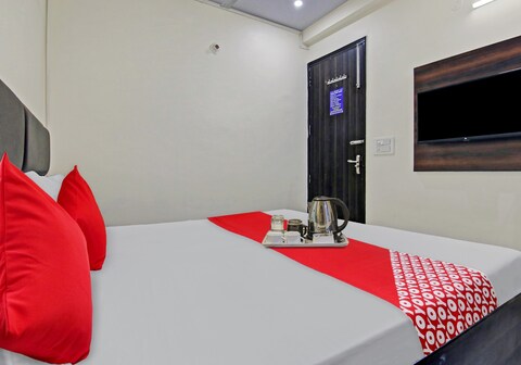 Hotel O Star Light Inn Near Lotus Temple