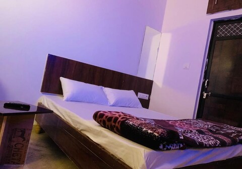 Hotel Sanwariya Palace