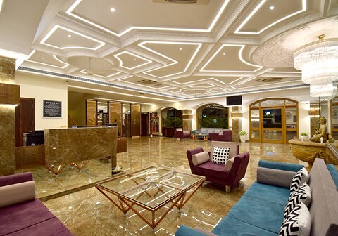 Hotel Shreemaya Residency