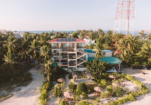 Reef Edge Thulusdhoo Guesthouse