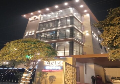 Nakshatra Hotel, Lucknow