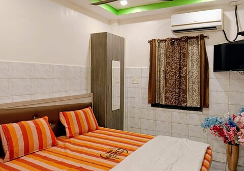 Sam Galaxy Guest House