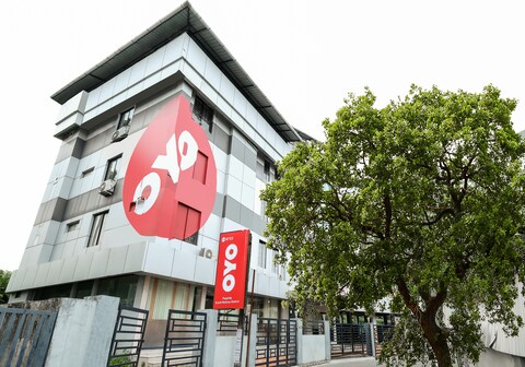 Collection O Kadavanthra Near South Railway Station