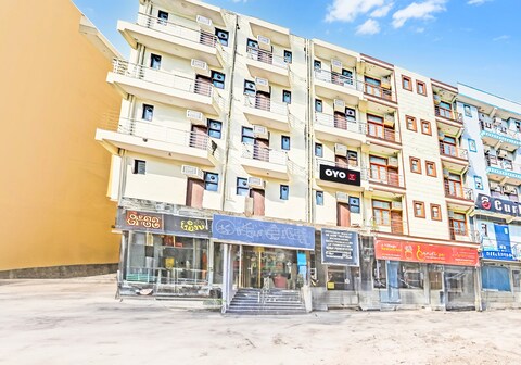 Hotel O AV HOMES U BLOCK