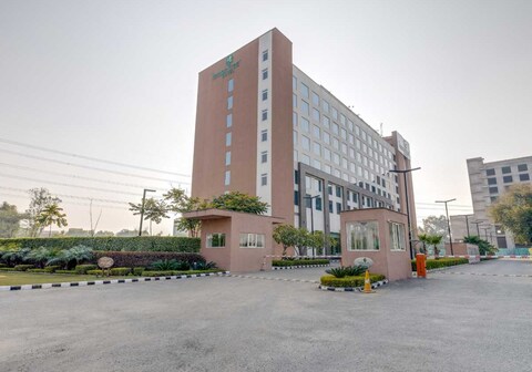 Lemon Tree Hotel, Sector 68, Sohna Road, Gurugram
