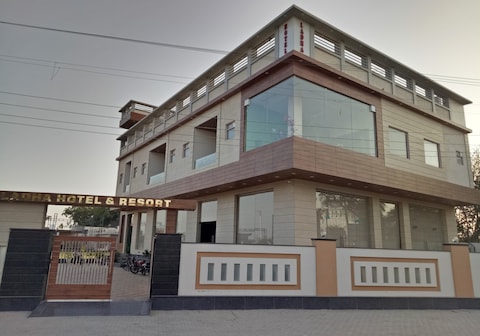 Ladha Hotel and Resort