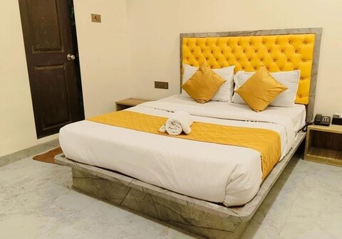 Townhouse LBS Road BKC Formerly Royal Palace