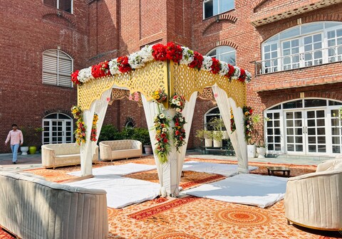 Royale Resort