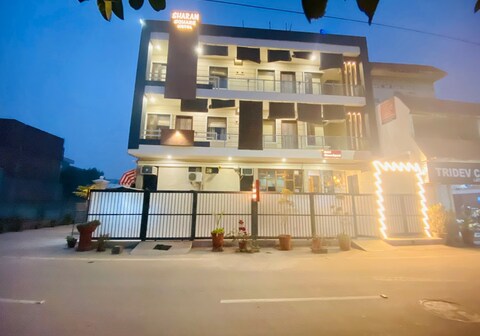 Hotel Sharan Square