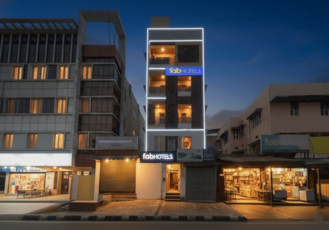 FabHotel Park Service Apartment