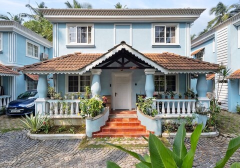 Luxury 4 bedroom villa with pool near Uddo beach