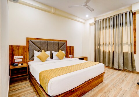 Hotel Breeze Bay - Bandra Kurla Complex (BKC), Mumbai