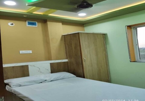 SPOT ON HOTEL RONAK PLACE