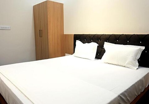 FabHotel Bankey Bihari Bhawan