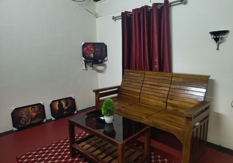 Paddy's Abode Holiday Home