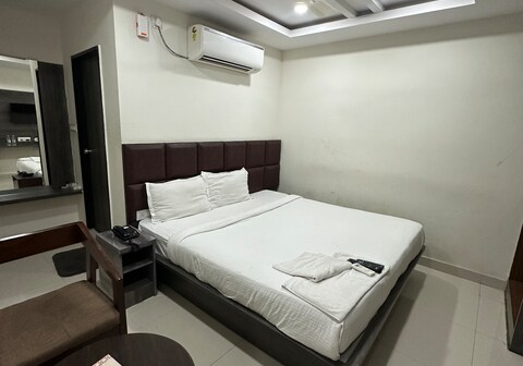 HOTEL VR ASHOKA GRAND