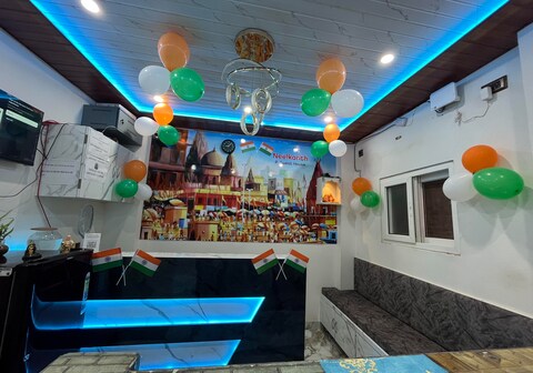 Neelkanth PG Stay | Walkable to Kashi Vishwanath Temple
