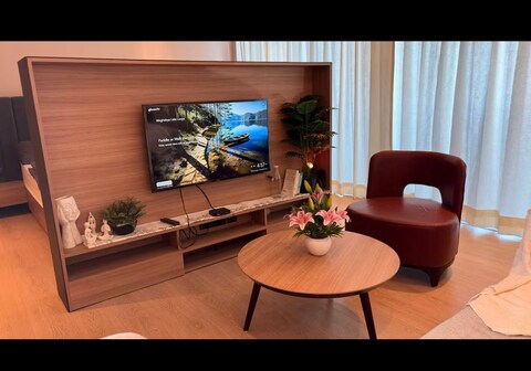 The Calm Corner Minimalist Bliss Golf Course Road