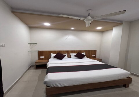 Hotel Convivial Stay