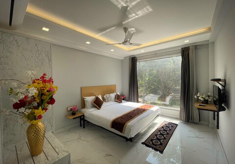 The Empire Villa Cyber City