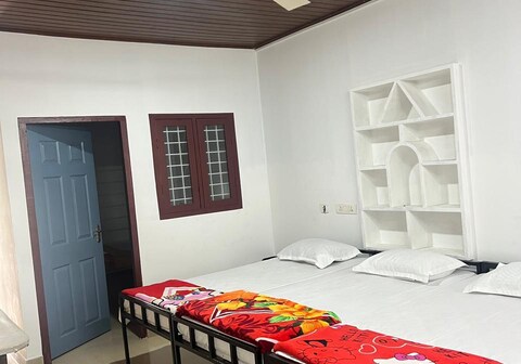 Pookode Service Villa