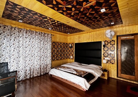 Star Palace Pahalgam