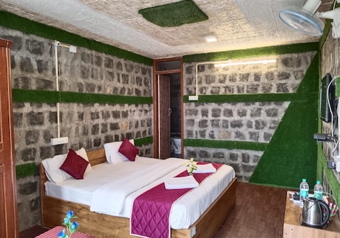 Cholai Resorts and Hotels