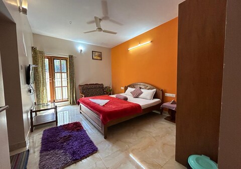 Madhu Manish Mountain Cottage Coonoor