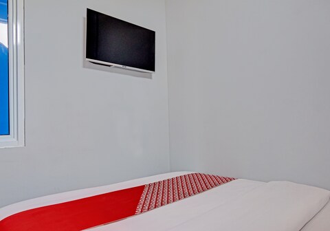 Capital O 92765 J&b Smart Sentul