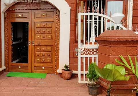 Redstone House by Ekdant Holiday Home