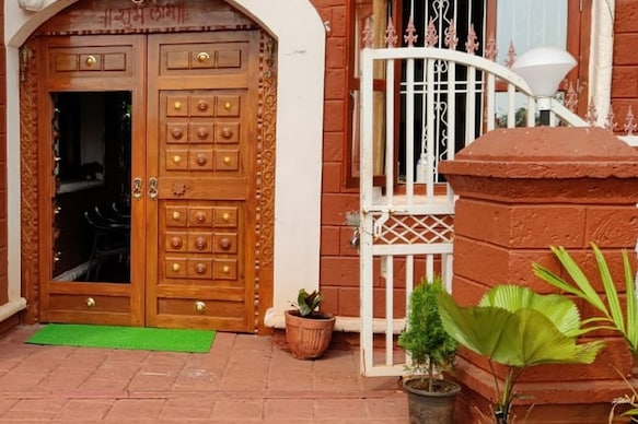 Redstone House by Ekdant Holiday Home