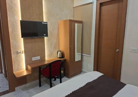 FabHotel Shree Priyasharnam