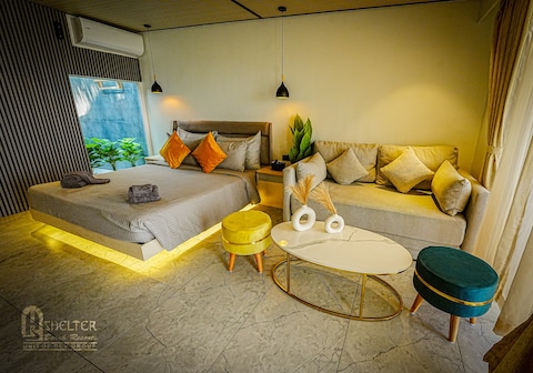 Shelter Beach Resort