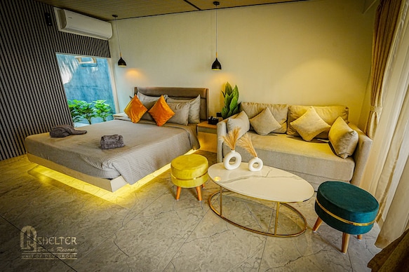 Shelter Beach Resort