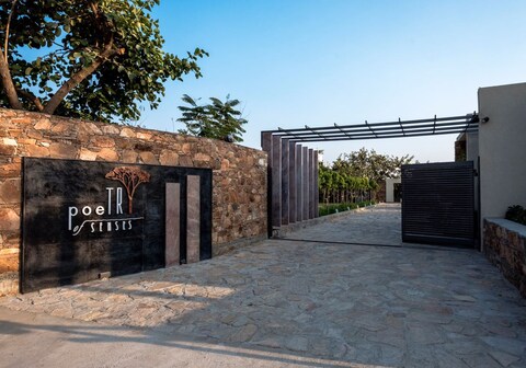 Poetry of senses by rawai