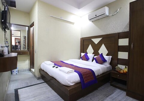 Hotel Lord Krishna Deluxe - Premium budget Hotel near New Delhi Railway Station