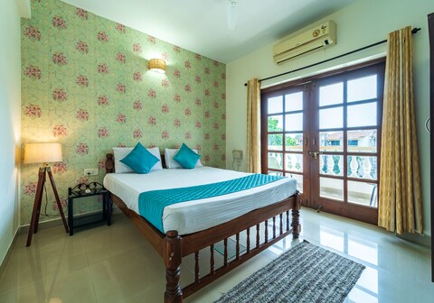 Couple Friendly 1BHK7 Goa Candolim Homestay WiFi AC Back Up